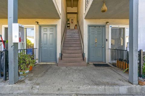 Photo of 1799 Bradford Way, San Jose, CA 95124 (MLS # ML82043552)