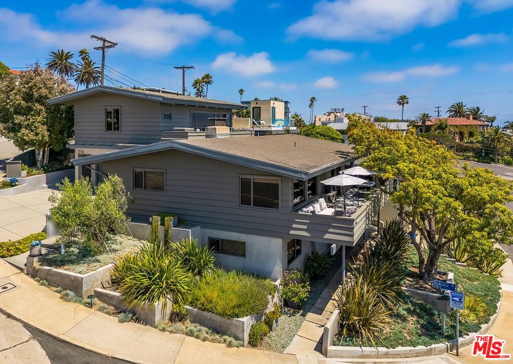 Properties 1 236 Redlands Street