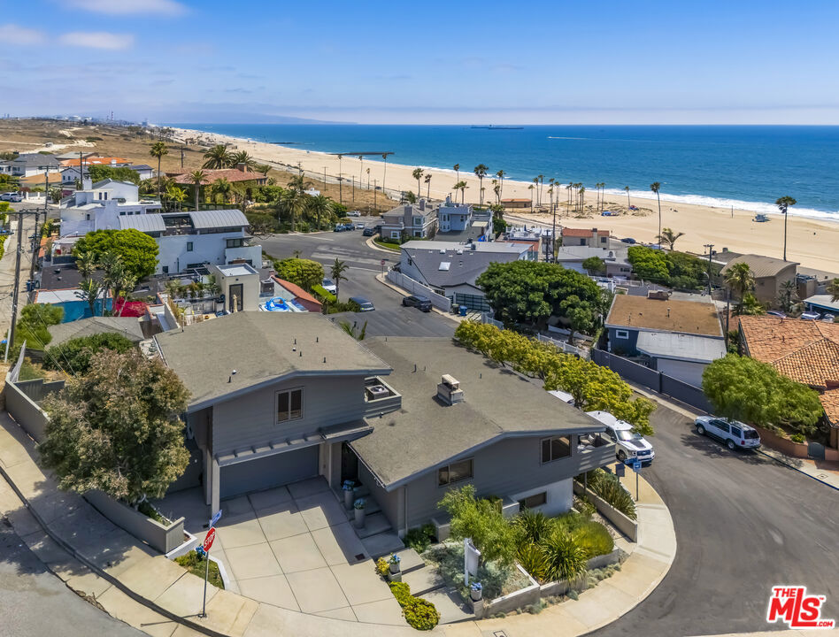 Properties 2 236 Redlands Street