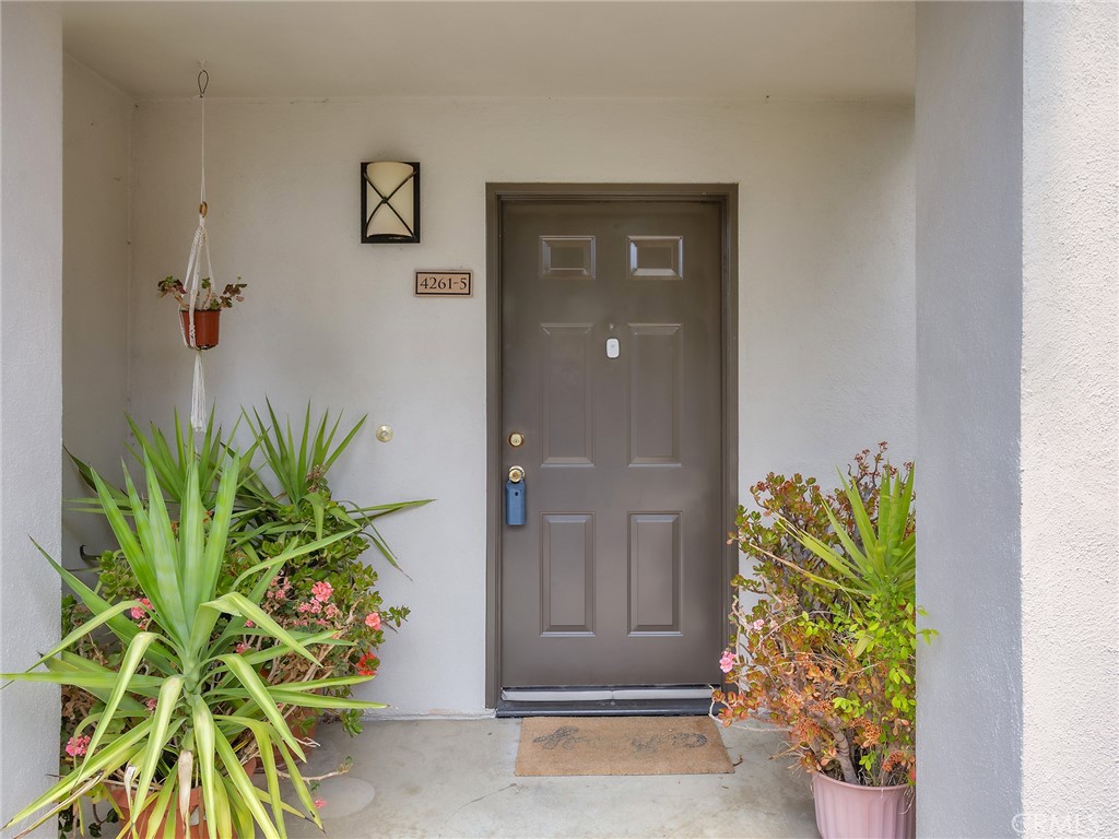 4261 Las Virgenes Road 5