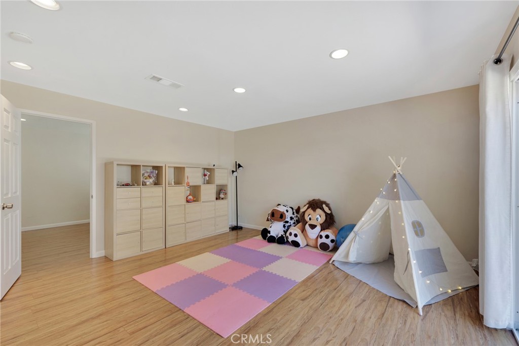 Newbury Estates (173) - Residential