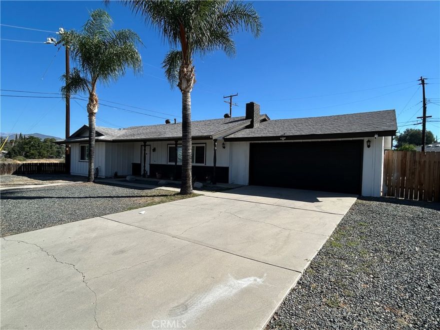 WELL MAINTAINED HOME.  SPACIOUS LIVING ROOM WITH FIREPLACE.  3 OVERSIZE BEDROOMS AND 2 BATHS.  THIS HOME OFFERS A NICE OPEN FLOOR PLAN.  PLENTY OF LINEN AND CLOSET SPACE. LAMINATE FLOORING THROUGH OUT.  CEILING FANS AND RECESSED LIGHTS.  1595 SF. OUTSIDE OFFERS A COVERED PATIO AND BIG YARD WITH LOW MAINTANCE.  GREAT FOR FAMILY GATHERINGS.  ROOM FOR POSSIBLE ADU OR POOL.  FRESH EXTERIOR PAINT AND A NEW WATER HEATER.