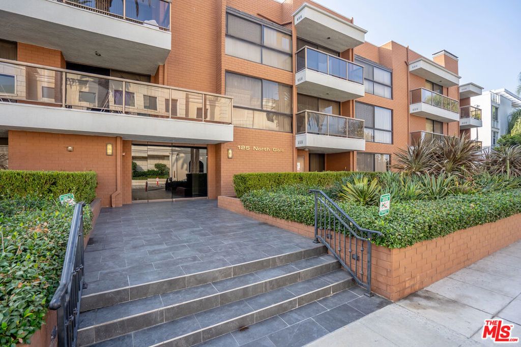 Photo of 125 N Gale Drive #205, Beverly Hills, CA 90211 (MLS # 25617801)