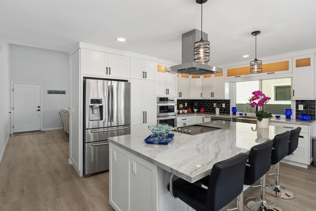 1374 VALENCIA LOOP