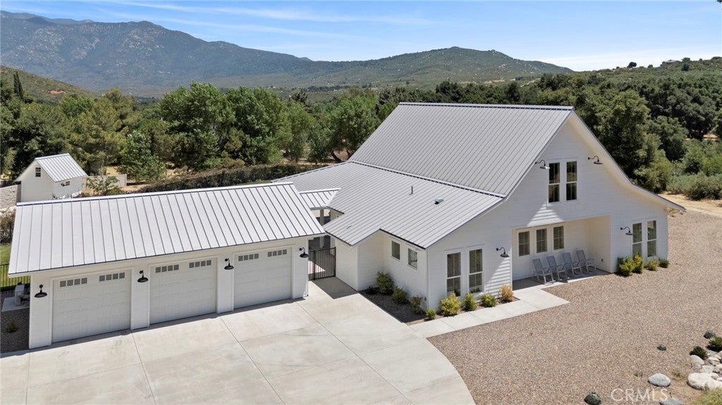 47043 Twin Pines Road