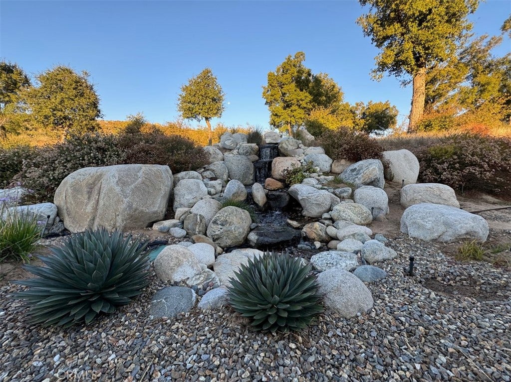 47043 Twin Pines Road