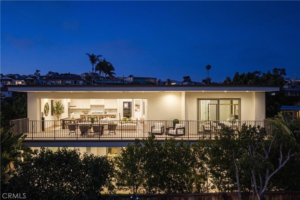 448 Serra Drive