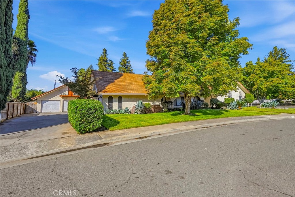 2817 Greenfield