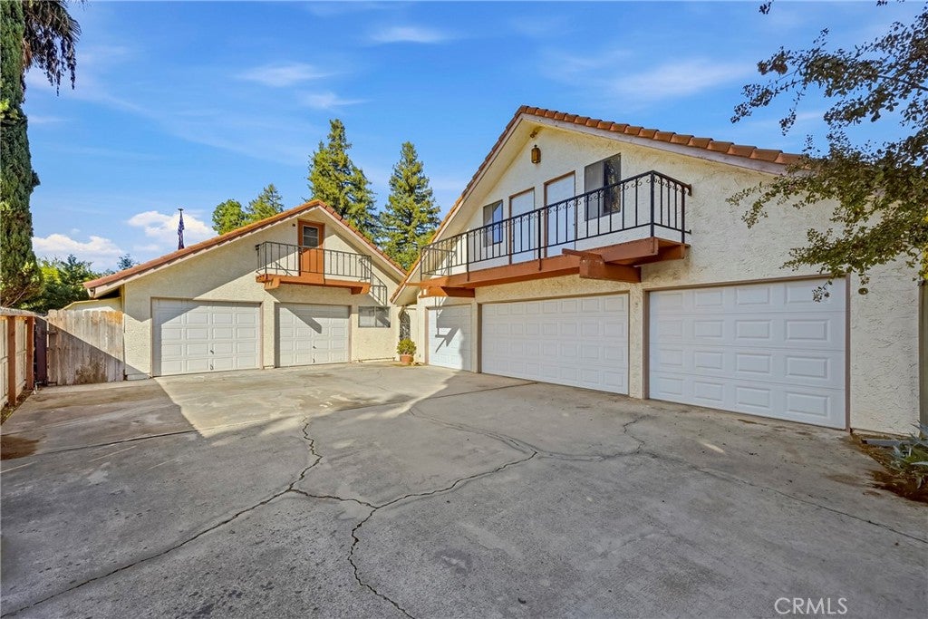 2817 Greenfield