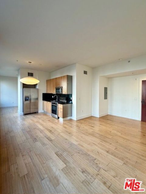 Photo of 460 S Spring Street #303, Los Angeles, CA 90013 (MLS # 25628545)
