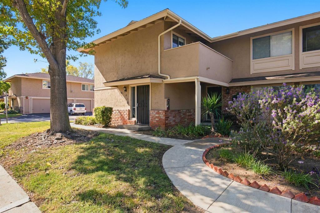 916 Amistad Ct D