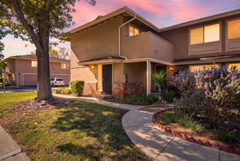 Photo of 916 Amistad Ct CT #D, El Cajon, CA 92019 (MLS # 260025965SD)