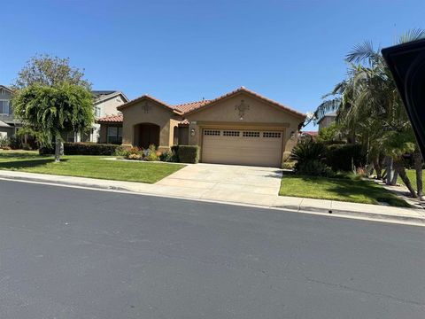Photo of 543 Silverhawk Dr Dr, Corona, CA 92879 (MLS # 260013193SD)