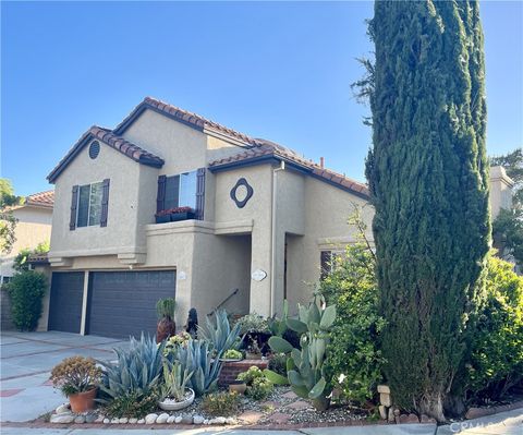 Photo of 24517 Thistle Court, Newhall, CA 91321 (MLS # SR25188067) Photo of 24517 Thistle Court, Newhall, CA 91321 (MLS # SR25188067)
