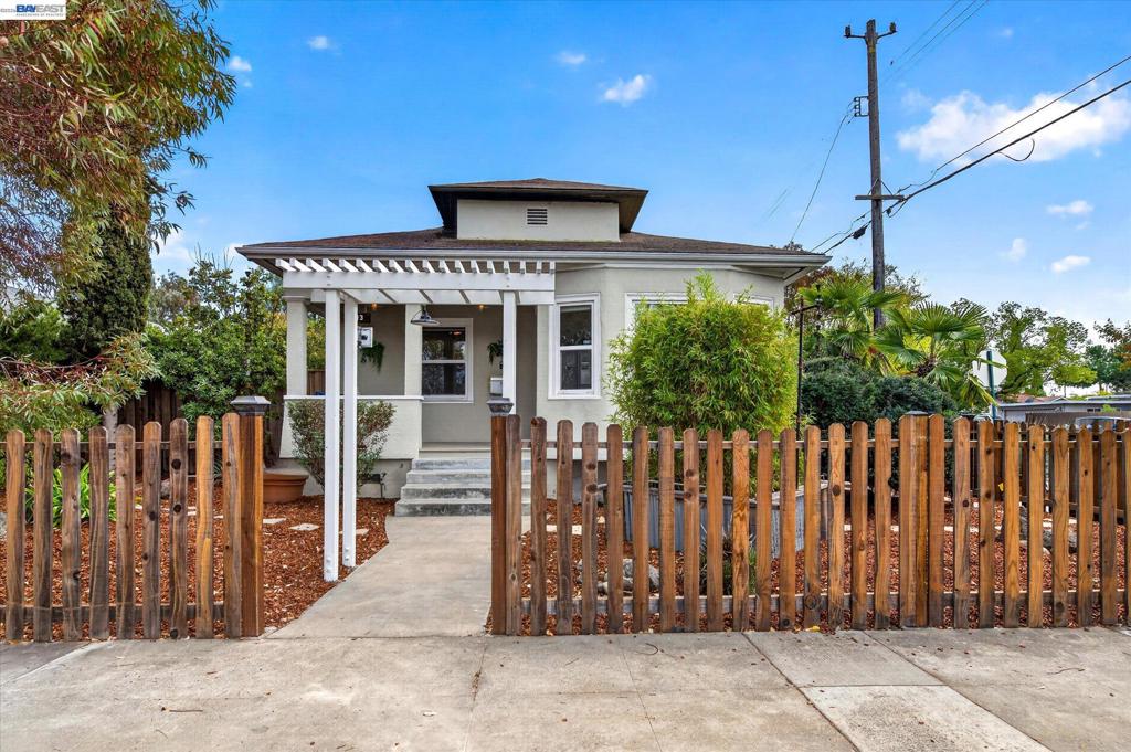 1713 Elm St