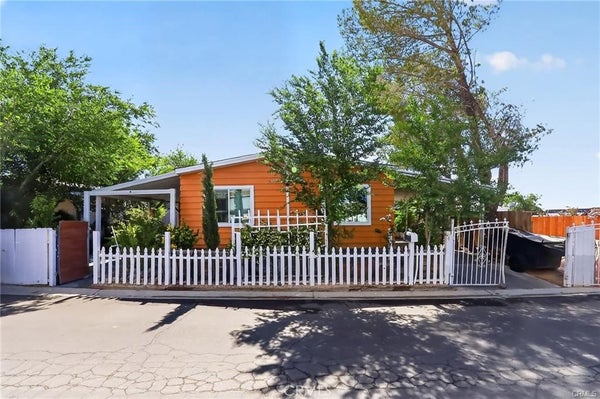 3300 15TH ST W SPC 64, ROSAMOND, CA 93560 - Image 86daa18b11da36cbd716ab6f2f00ea07/467718617