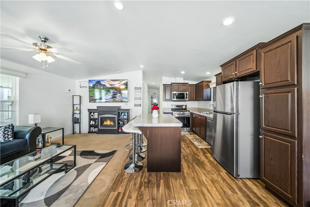 721 E 9th Street 88