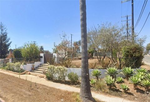 Photo of 773 Swarthmore Avenue, Pacific Palisades, CA 90272 (MLS # SB26010963)