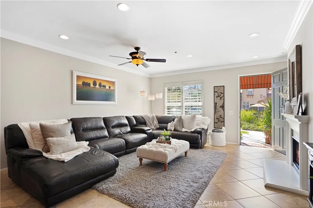 Irvine, California 92603, United States, 2 Bedrooms Bedrooms, ,2 BathroomsBathrooms,Residential,Active,189259