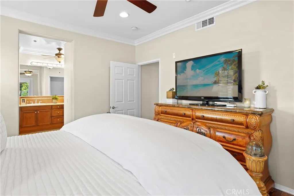 Irvine, California 92603, United States, 2 Bedrooms Bedrooms, ,2 BathroomsBathrooms,Residential,Active,189259