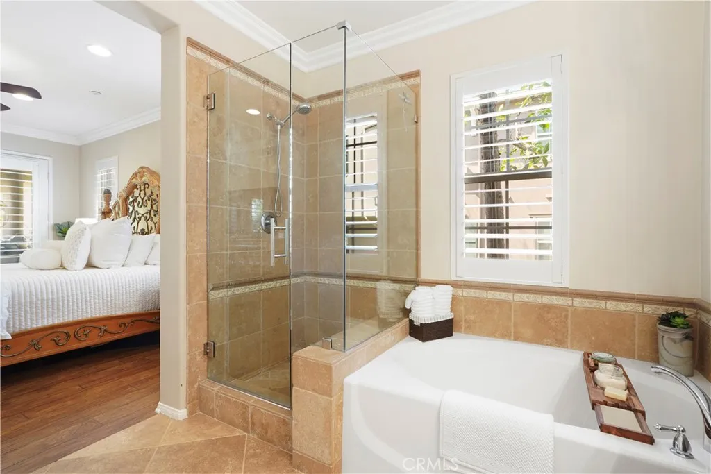 Irvine, California 92603, United States, 2 Bedrooms Bedrooms, ,2 BathroomsBathrooms,Residential,Active,189259