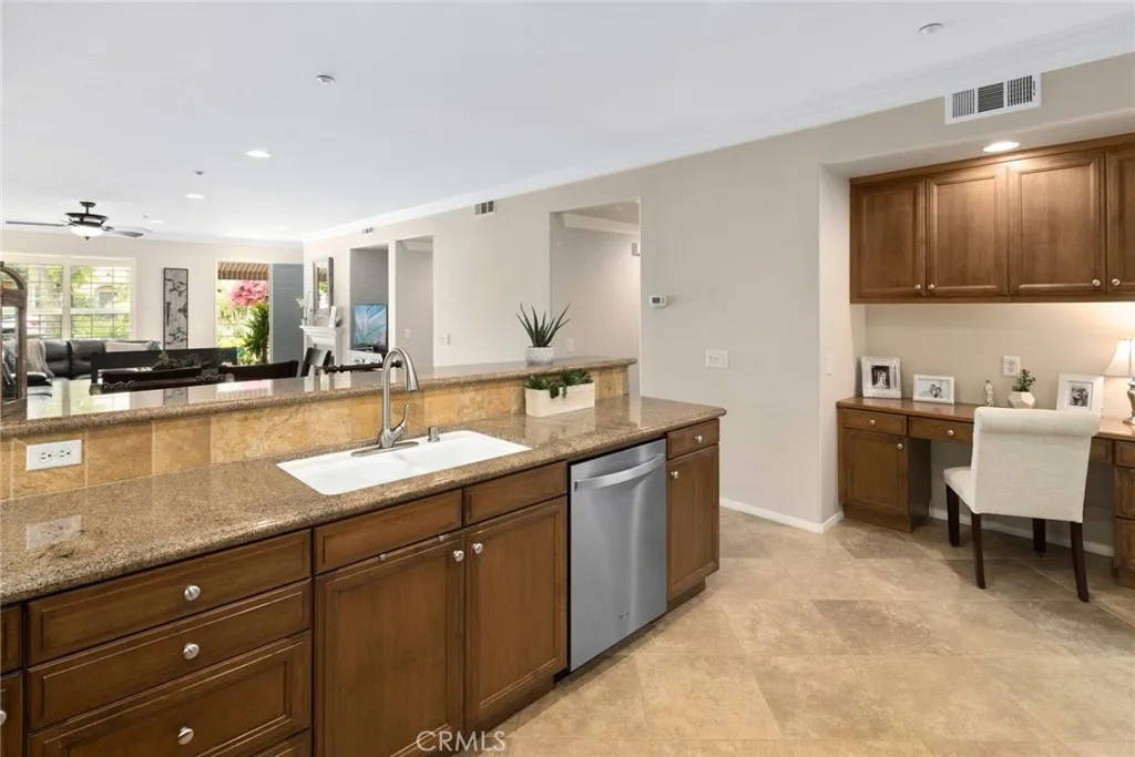 Irvine, California 92603, United States, 2 Bedrooms Bedrooms, ,2 BathroomsBathrooms,Residential,Active,189259