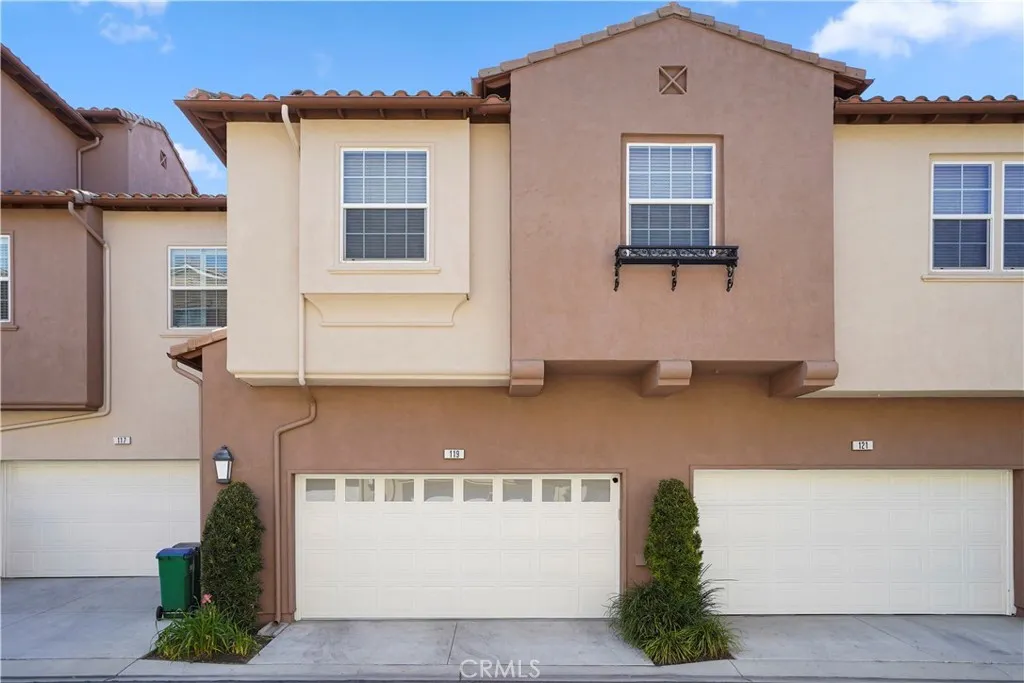 Irvine, California 92603, United States, 2 Bedrooms Bedrooms, ,2 BathroomsBathrooms,Residential,Active,189259