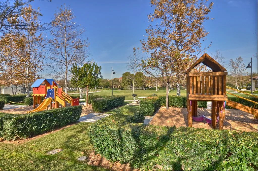 Irvine, California 92603, United States, 2 Bedrooms Bedrooms, ,2 BathroomsBathrooms,Residential,Active,189259