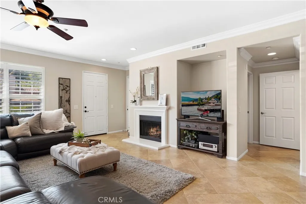 Irvine, California 92603, United States, 2 Bedrooms Bedrooms, ,2 BathroomsBathrooms,Residential,Active,189259