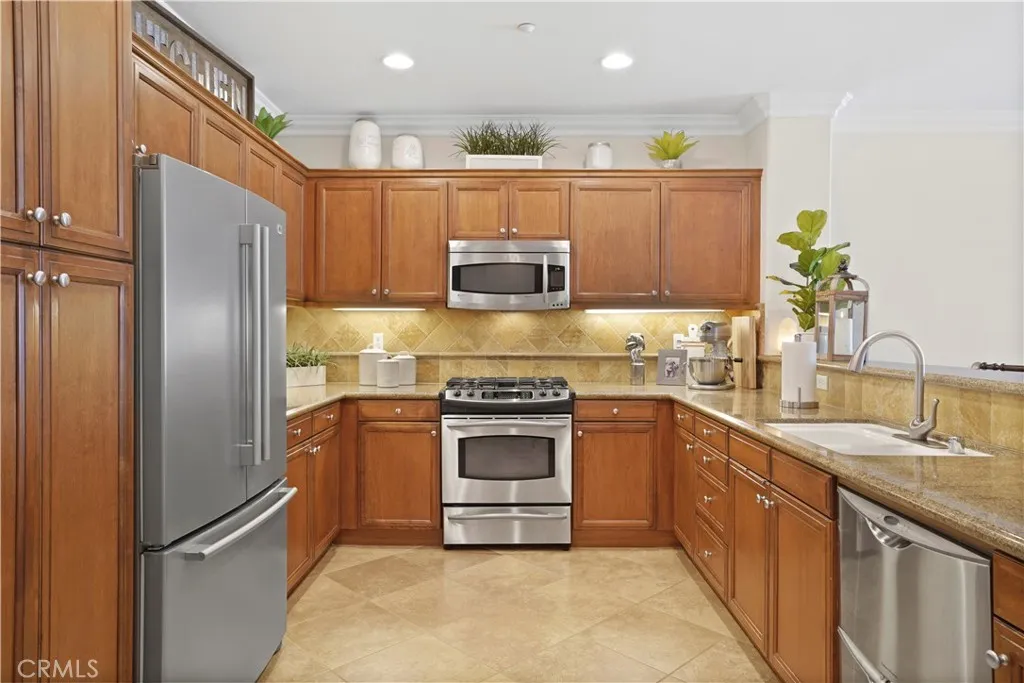 Irvine, California 92603, United States, 2 Bedrooms Bedrooms, ,2 BathroomsBathrooms,Residential,Active,189259