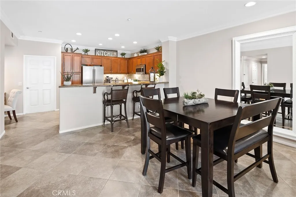 Irvine, California 92603, United States, 2 Bedrooms Bedrooms, ,2 BathroomsBathrooms,Residential,Active,189259