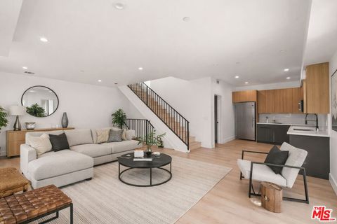 Photo of 913 N Hobart Boulevard #3/4, Los Angeles, CA 90029 (MLS # 26724757)