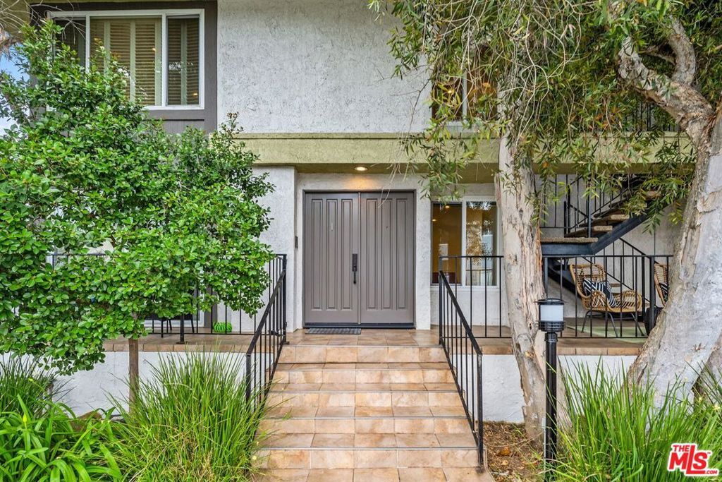 Photo of 904 5th Street #1, Santa Monica, CA 90403 (MLS # 26786807)