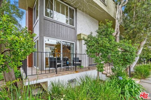 Photo of 904 5th Street #1, Santa Monica, CA 90403 (MLS # 26786807)