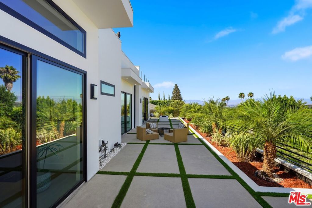 4637 Dunas Lane