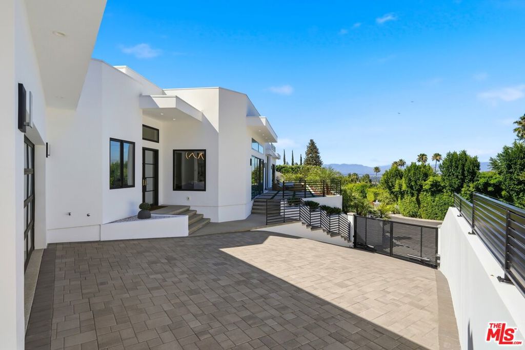 4637 Dunas Lane