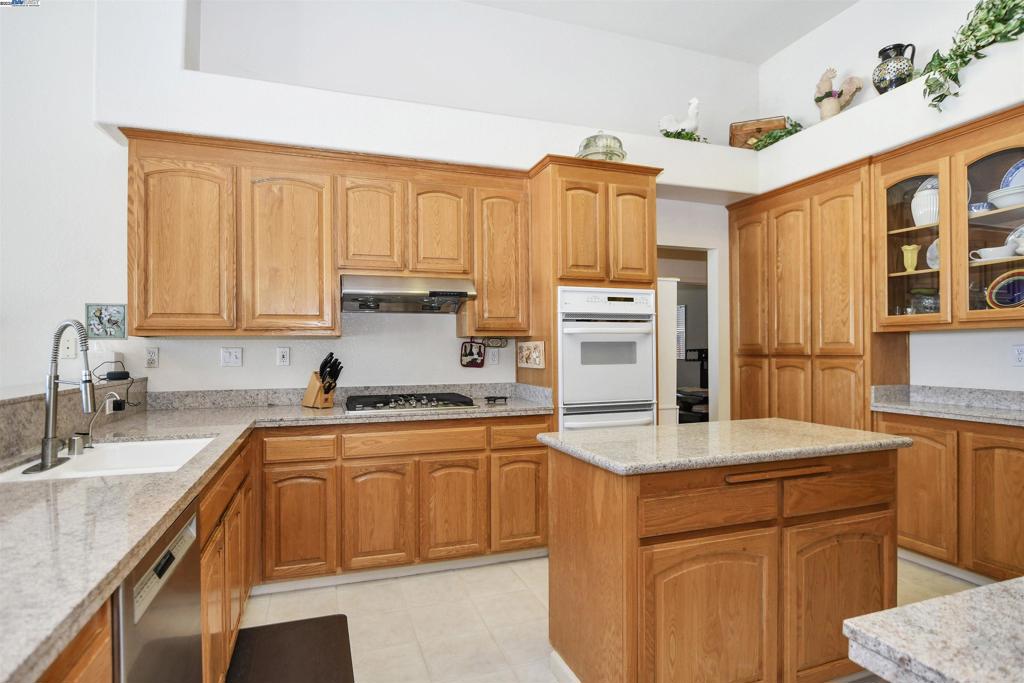 DELTA WATERFRONT ACCESS - Residential