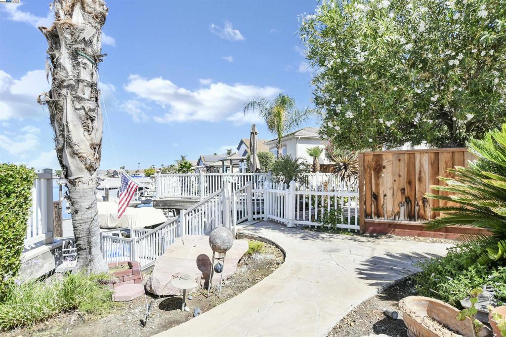 DELTA WATERFRONT ACCESS - Residential