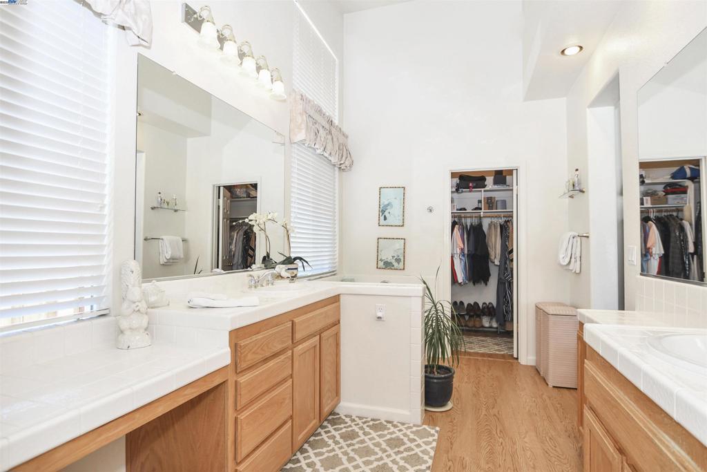 DELTA WATERFRONT ACCESS - Residential