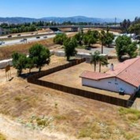 25189 Monroe Avenue Murrieta CA 92562