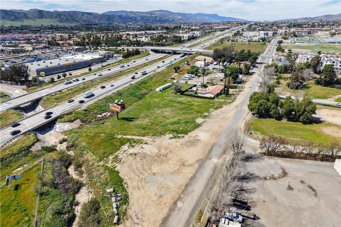 25189 Monroe Ave, Murrieta, CA 92562