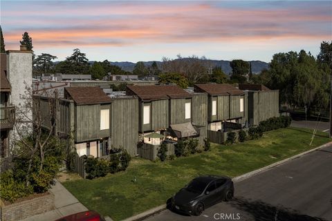 11607 Acama Street Studio City CA 91604