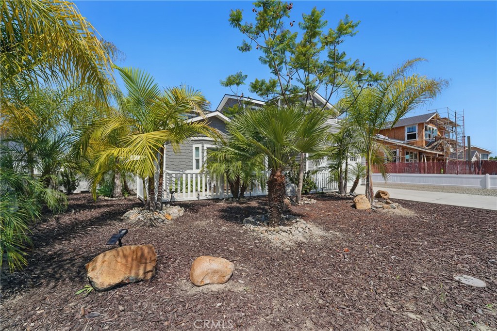 1909 Arroyo Avenue