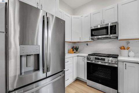 Tiny photo for 5130 5130 Bianco Ct Ct, Pleasanton, CA 94588 (MLS # 41126304)