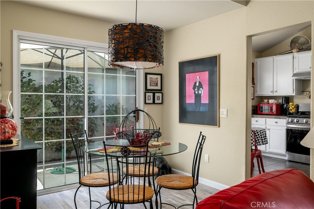 41519 Avenida De La Reina