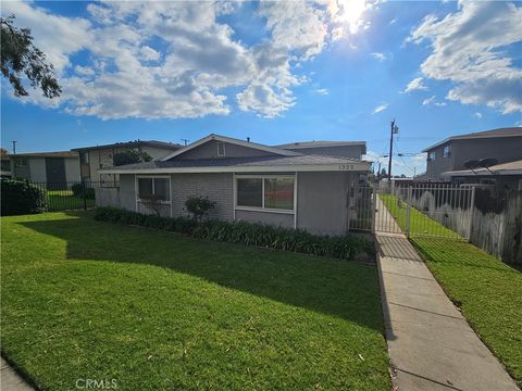 Photo of 1322 Randy St, Upland, CA 91786 (MLS # OC25277633)
