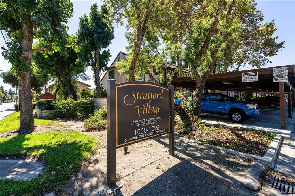1074 S Mountain