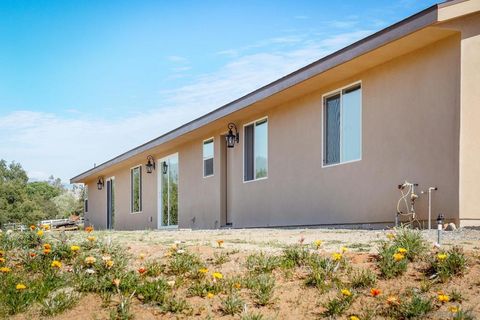 Photo of 15670 Fruitvale Rd Rd, Valley Center, CA 92082 (MLS # 260005753SD)