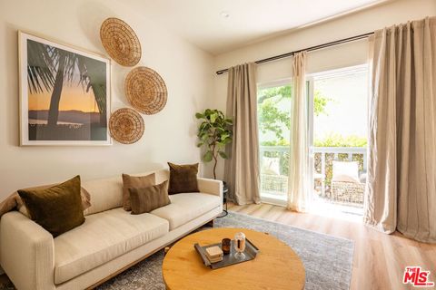 Photo of 1144 17th Street #6, Santa Monica, CA 90403 (MLS # 25586455)