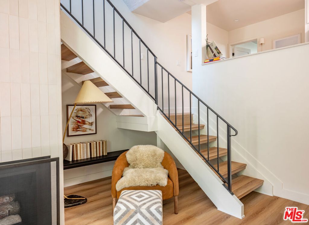 Photo of 1144 17th Street #6, Santa Monica, CA 90403 (MLS # 25586455)